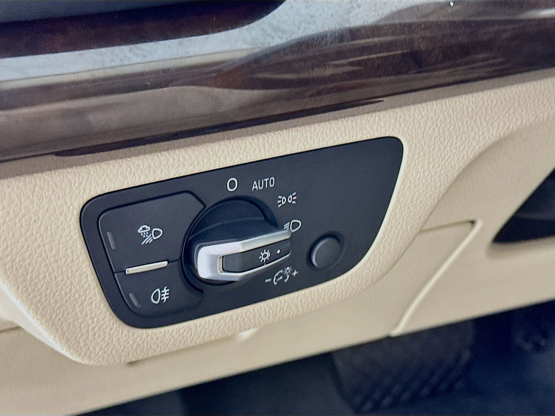 Used 2019 Audi Q5 2.0T Premium image 11