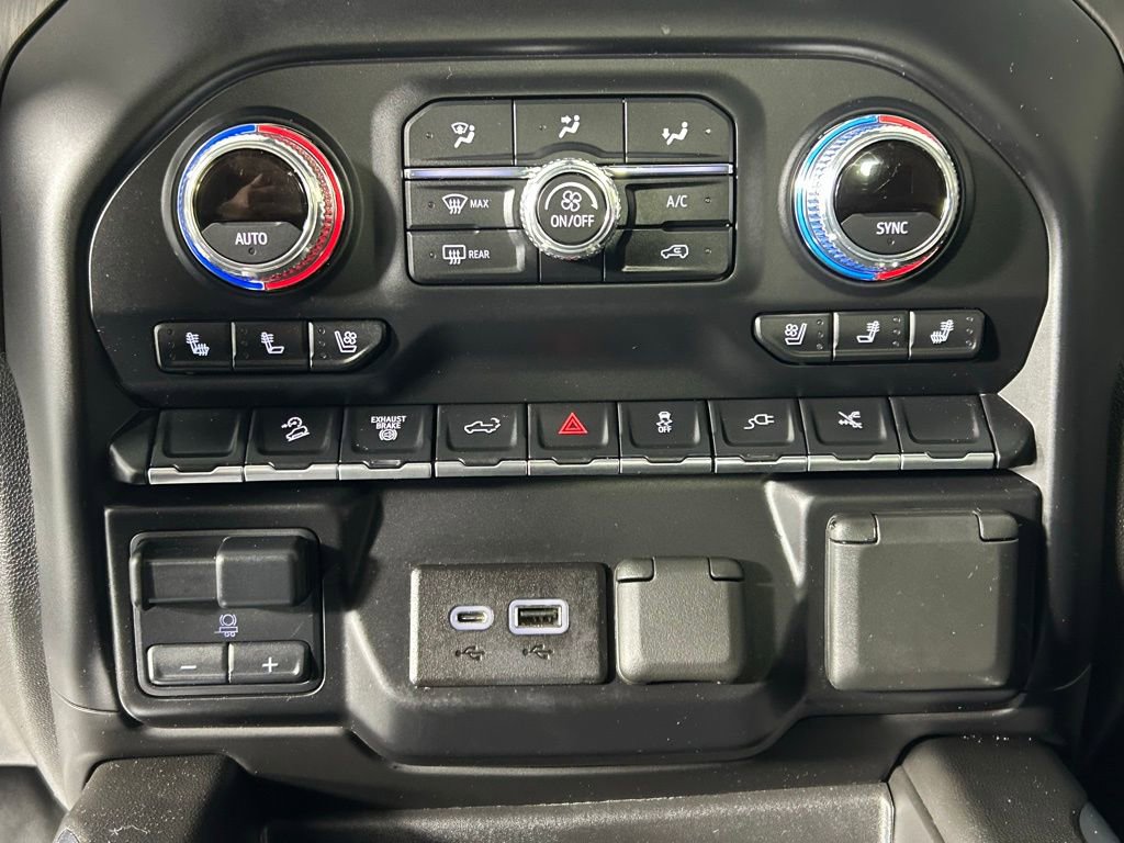 Used 2023 GMC Sierra 3500 AT4 image 22