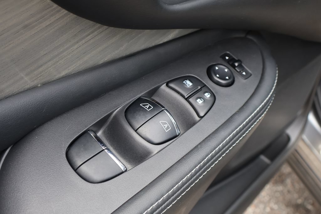 Used 2016 Nissan Murano SL FWD image 12