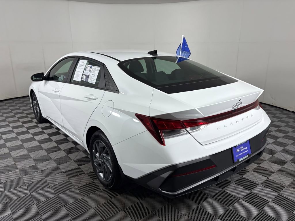 Used 2024 Hyundai Elantra SEL image 5