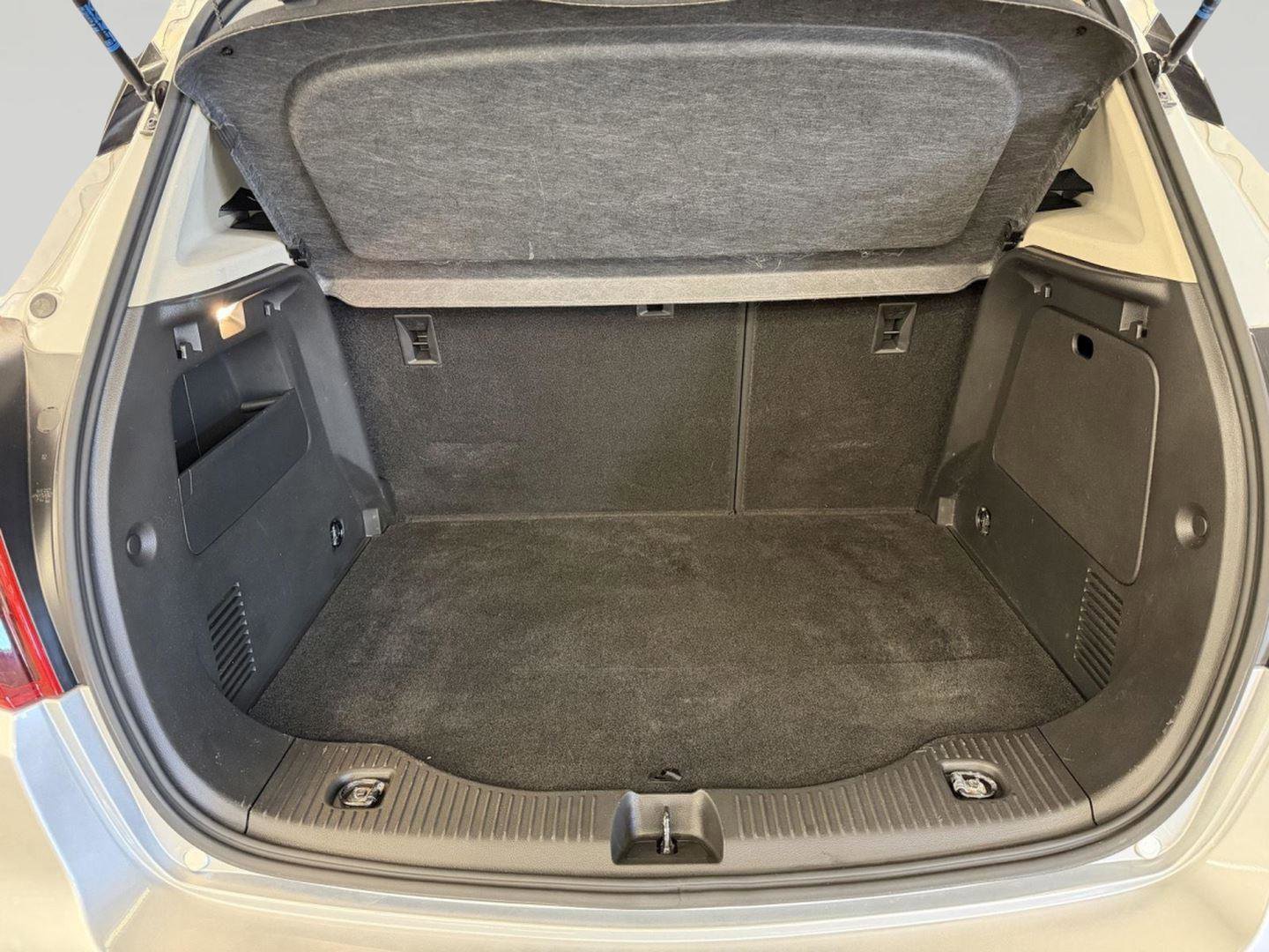 Used 2022 Buick Encore Preferred w/ Safety Package image 13