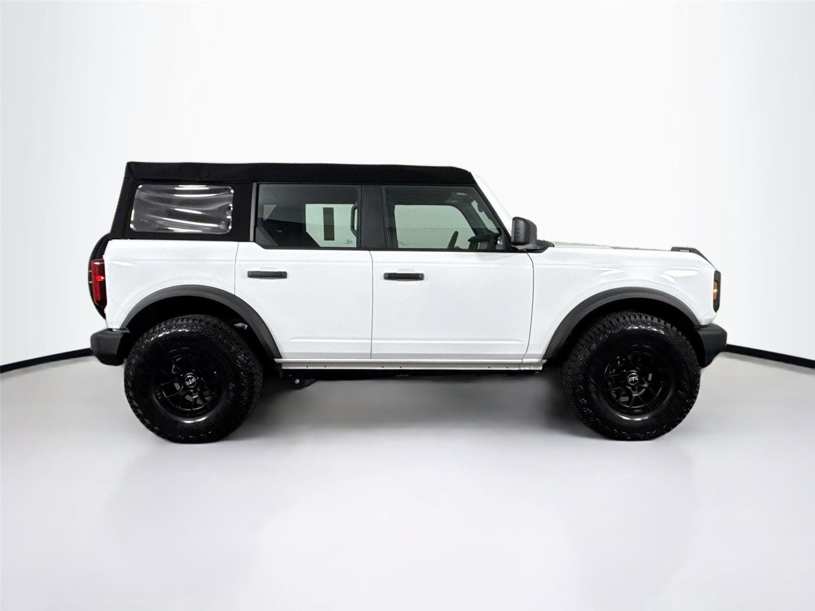 Used 2025 Ford Bronco 4-Door AWD/4WD image 9