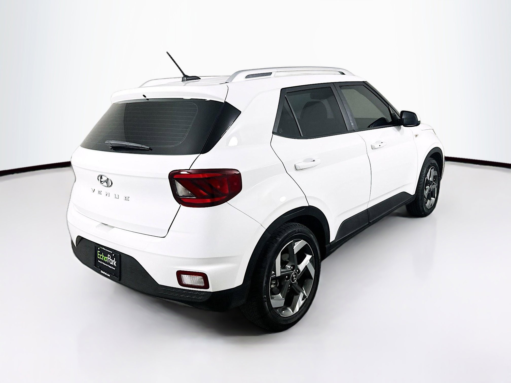 Used 2024 Hyundai Venue SEL image 9