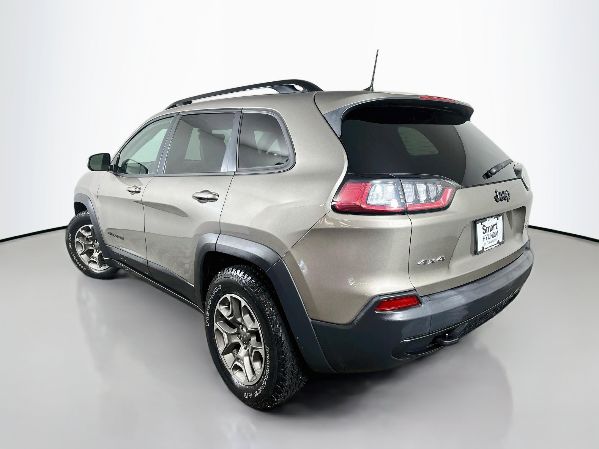 Used 2020 Jeep Cherokee Latitude w/ Quick Order Package 26F North AWD/4WD image 5