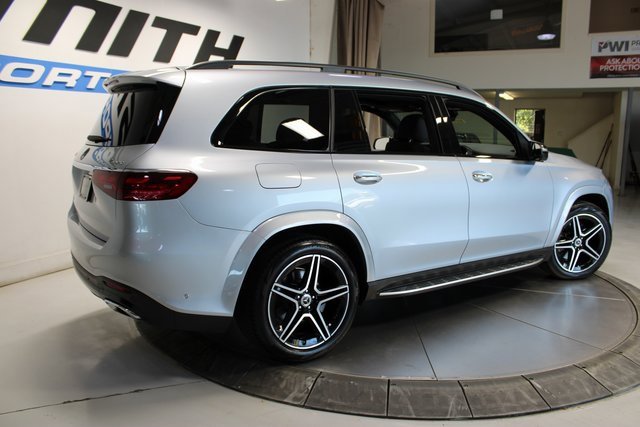 Used 2024 Mercedes-Benz GLS 450 4MATIC w/ AMG Line Exterior image 6