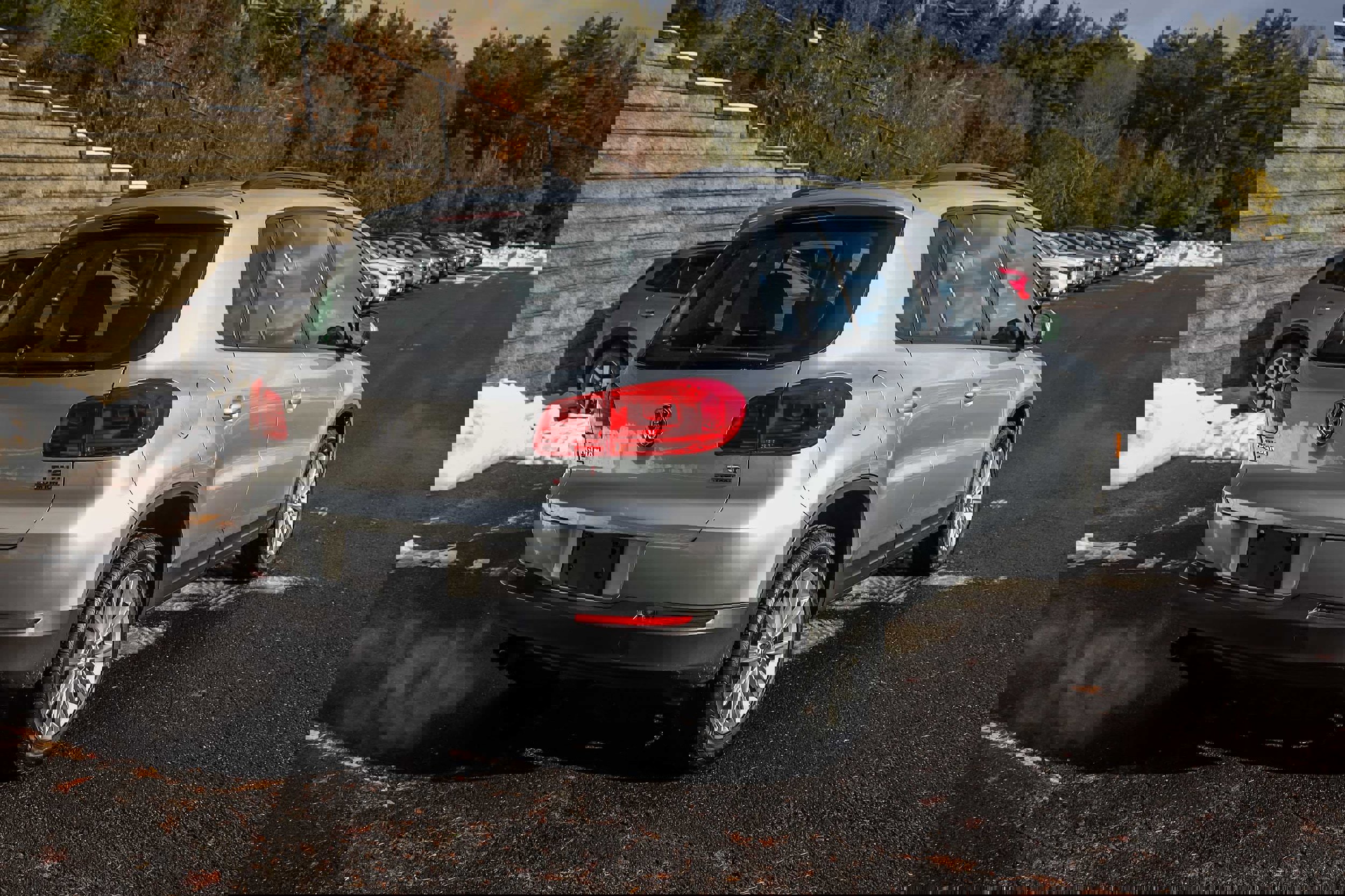 Used 2017 Volkswagen Tiguan Limited w/ Premium Package image 5