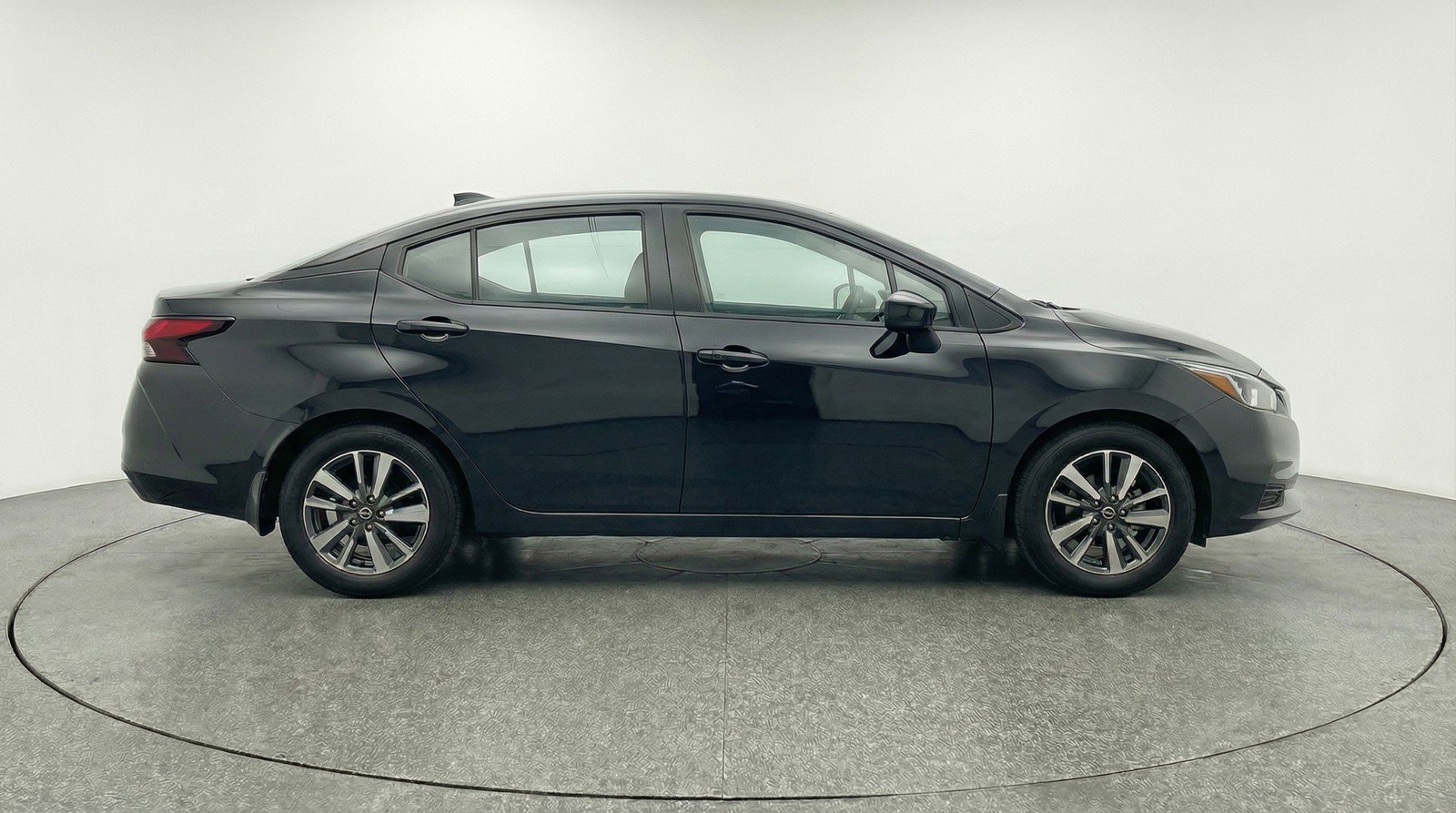 Used 2025 Nissan Versa SV image 11