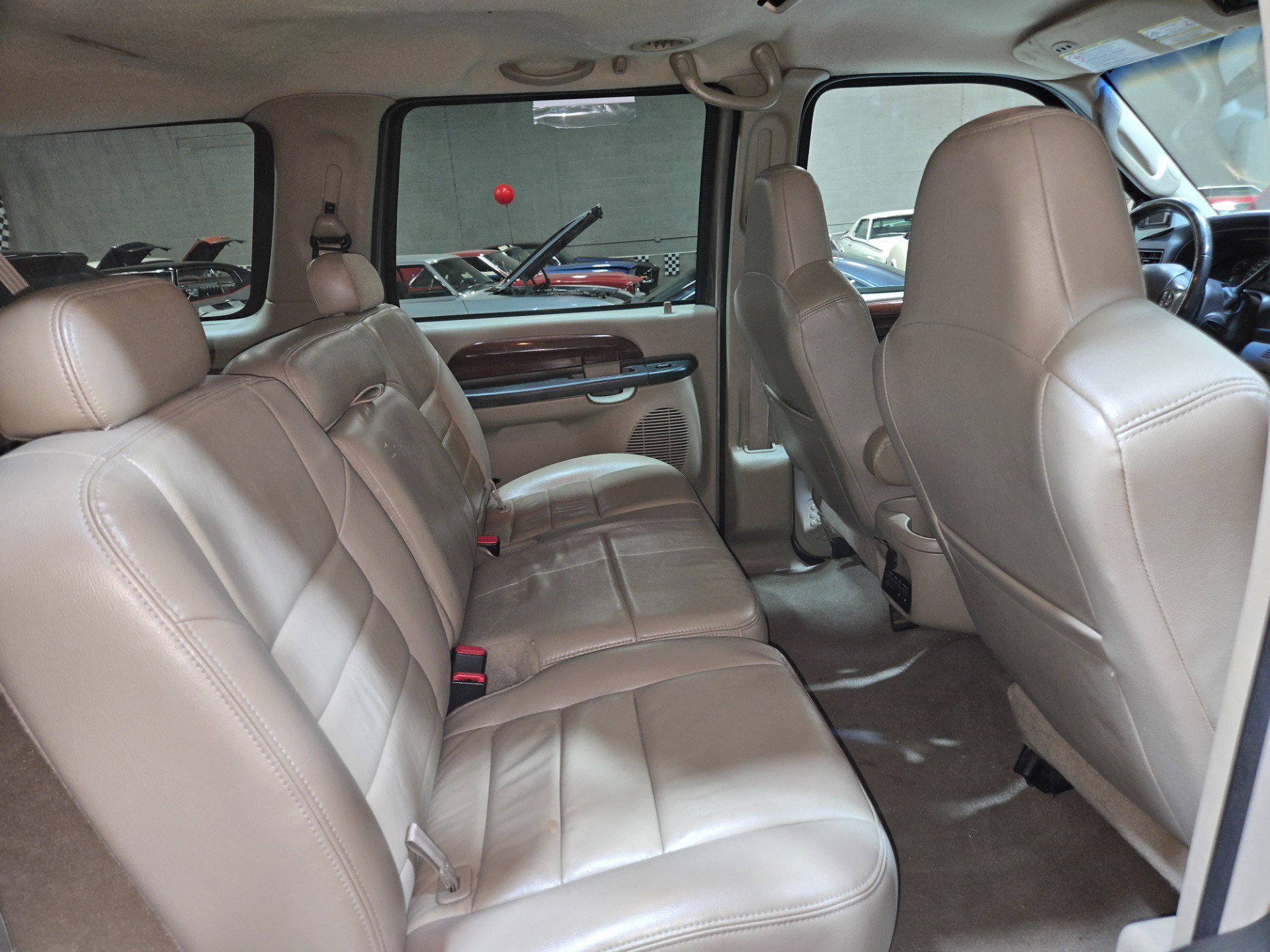Used 2005 Ford Excursion Limited image 13