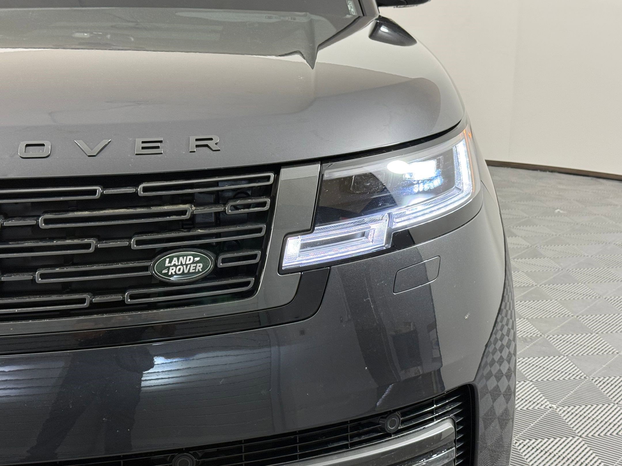 New 2026 Land Rover Range Rover Long Wheelbase SE image 11
