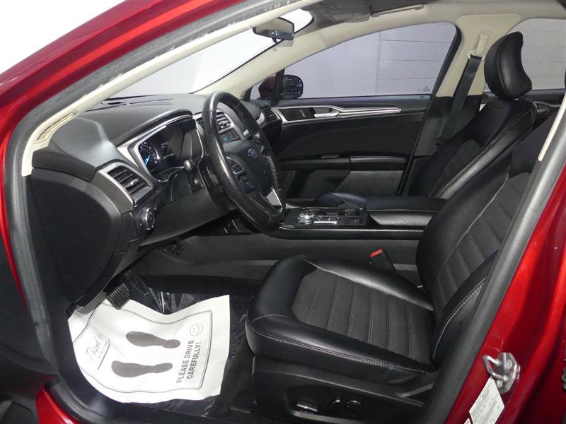 Used 2017 Ford Fusion SE w/ Equipment Group 201A FWD image 20