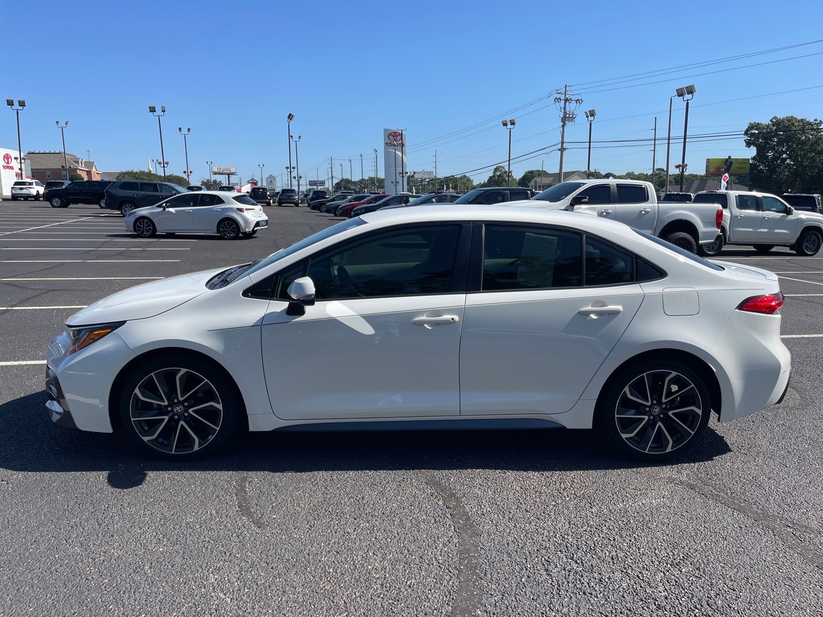 Used 2022 Toyota Corolla SE FWD image 13