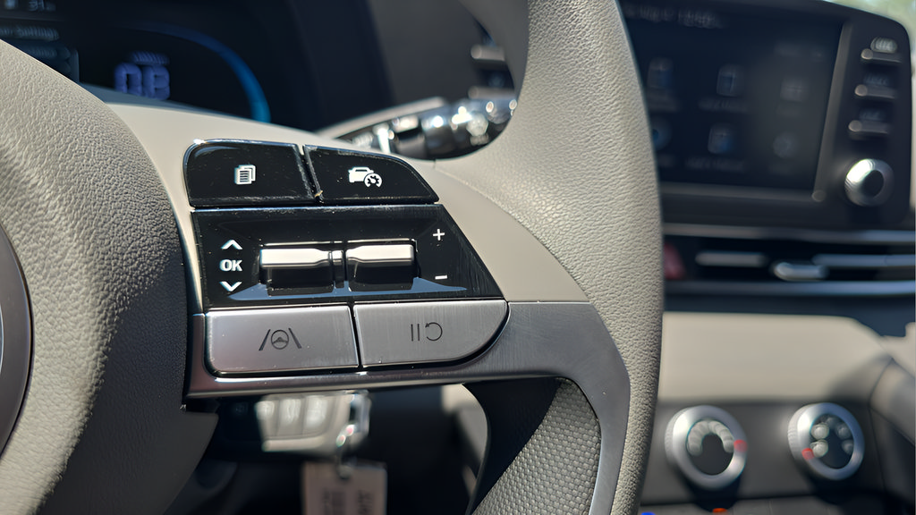 New 2026 Hyundai Elantra SE FWD image 24