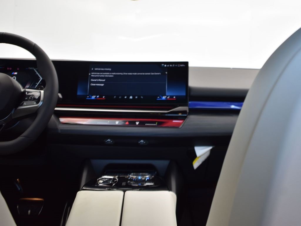 New 2026 BMW 550e xDrive w/ Executive Package image 19