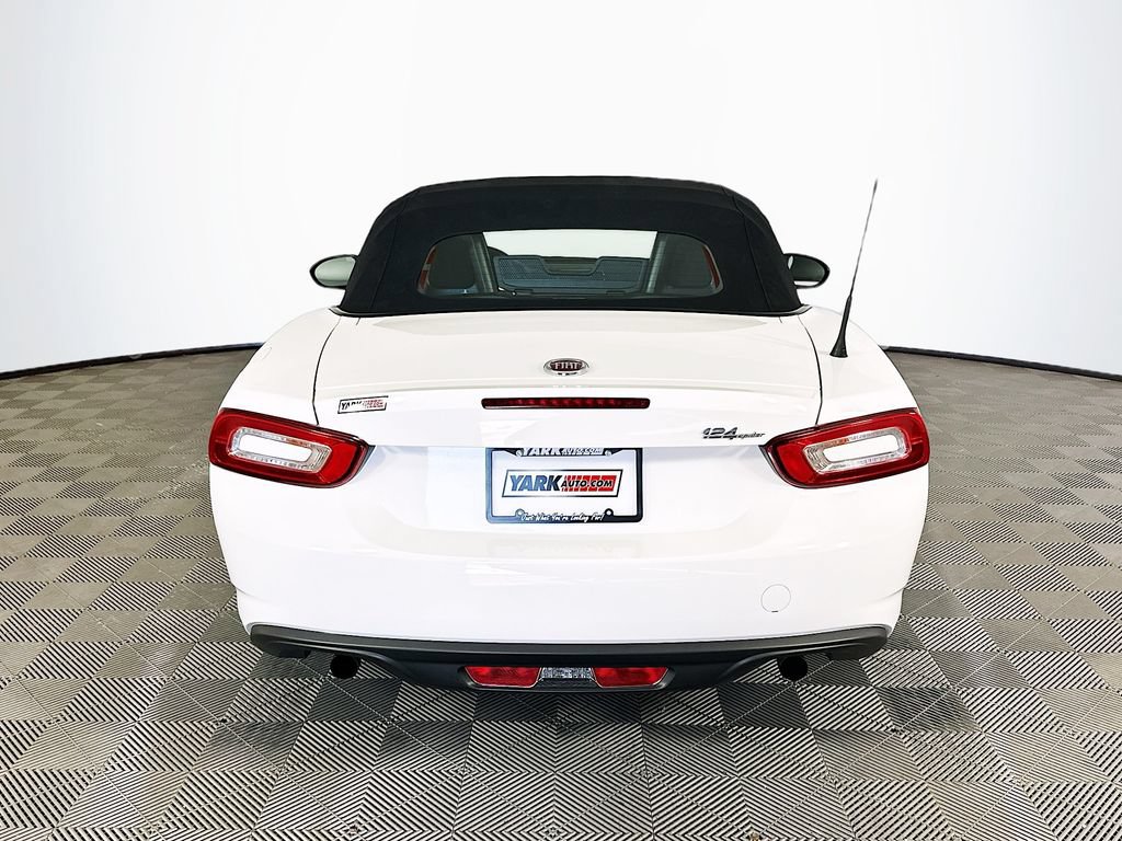 Used 2018 FIAT 124 Spider Classica RWD image 9