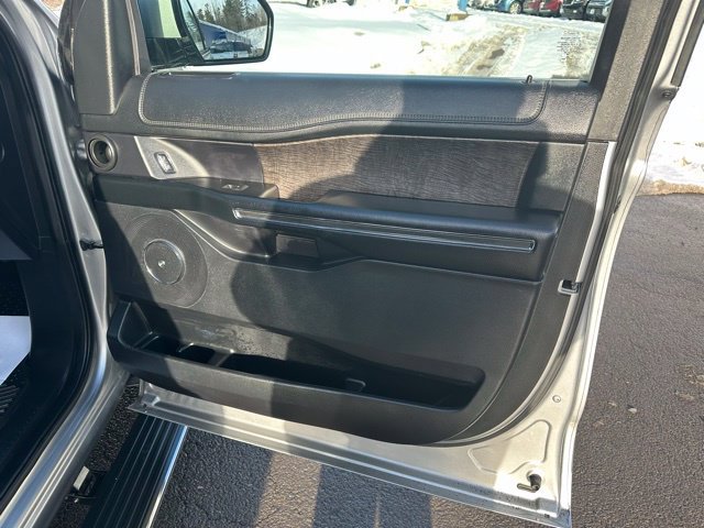 Used 2021 Ford Expedition Limited AWD/4WD image 17