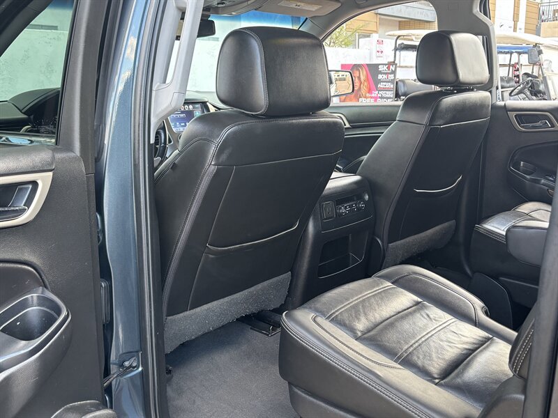 Used 2019 GMC Yukon XL Denali AWD/4WD image 52