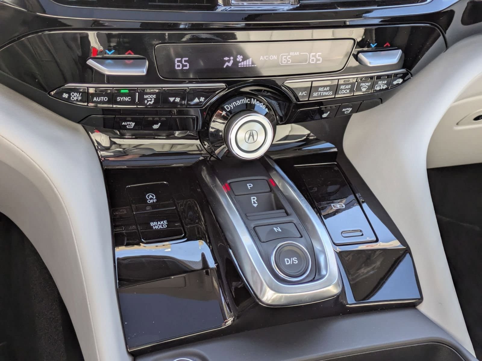 Certified 2026 Acura MDX w/ Technology Package FWD image 14