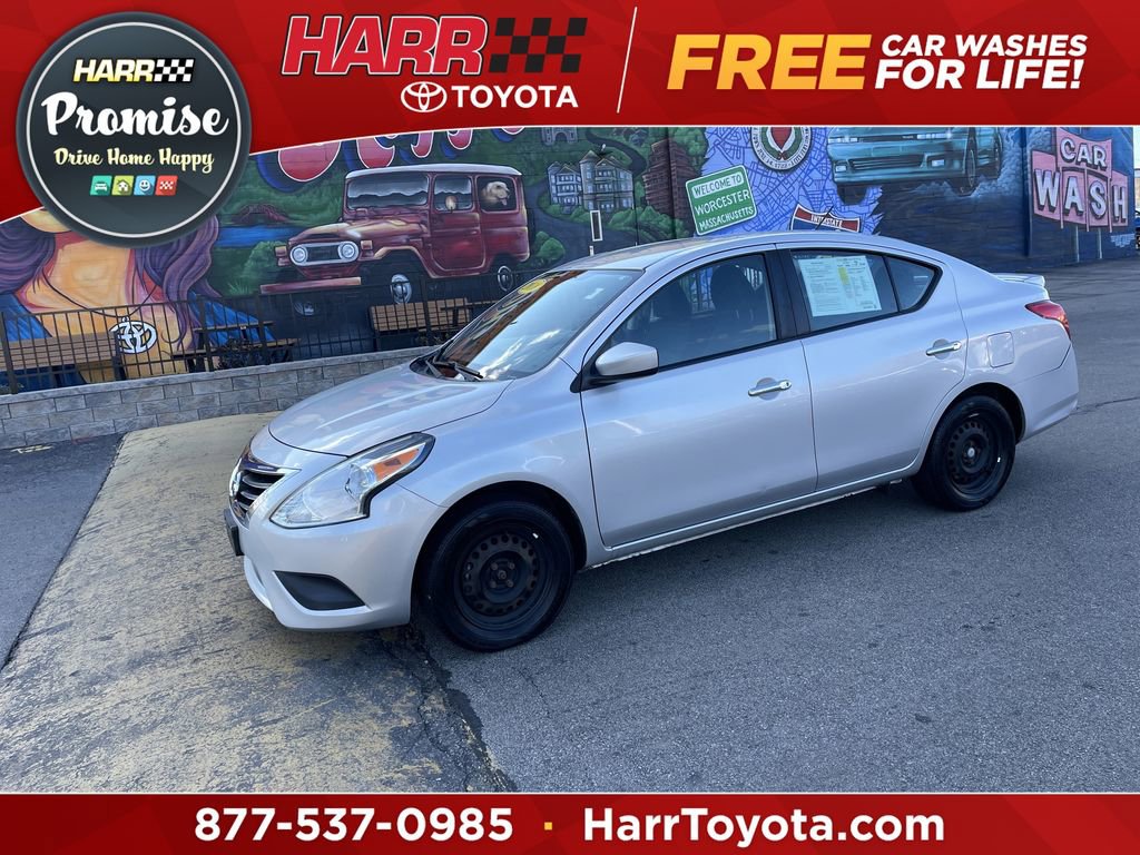 Used 2018 Nissan Versa SV image 1