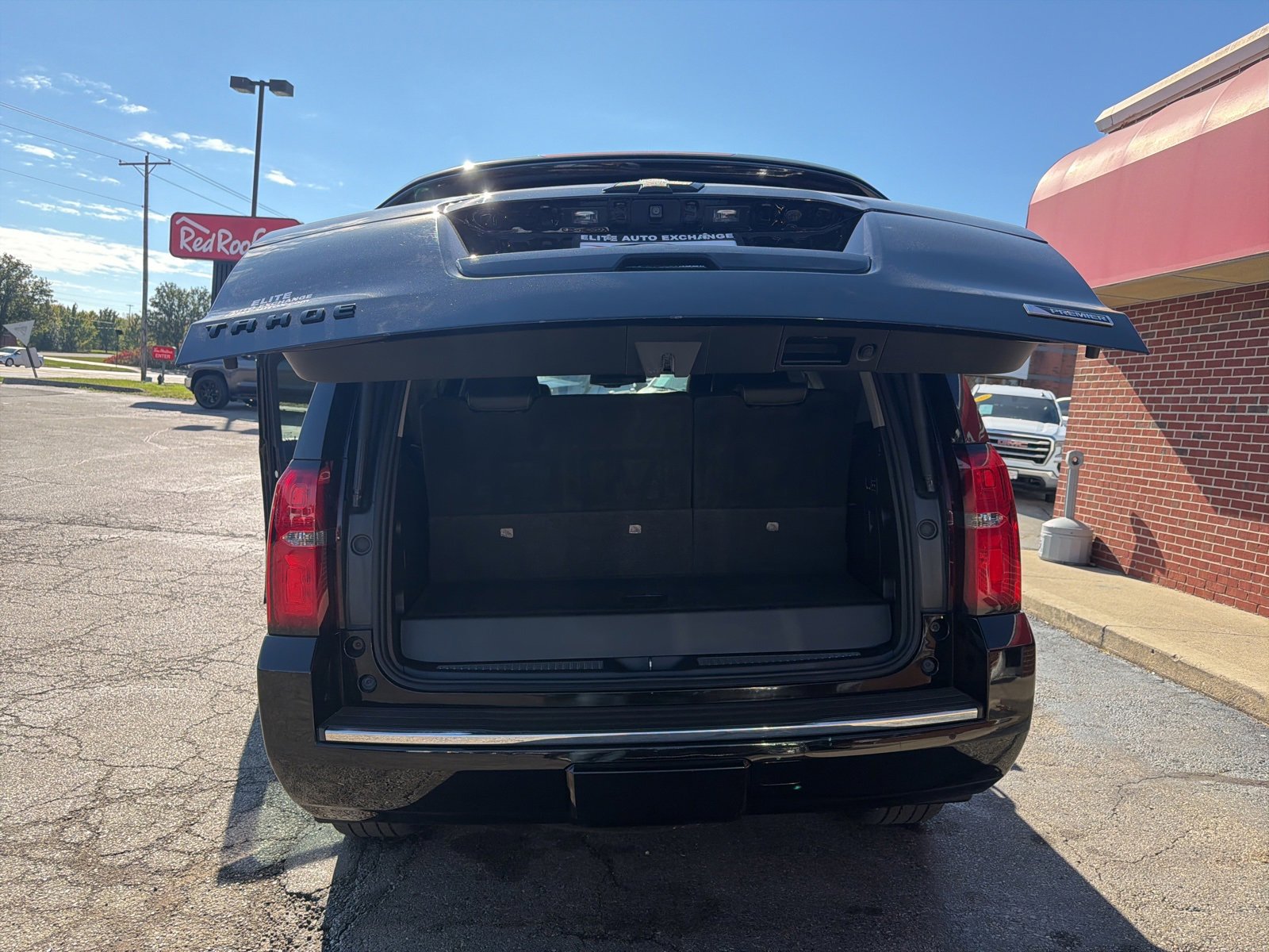 Used 2018 Chevrolet Tahoe Premier image 25