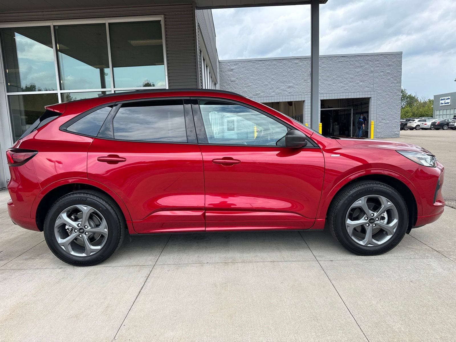 Certified 2024 Ford Escape ST-Line w/ Tech Pack #1 AWD/4WD image 9