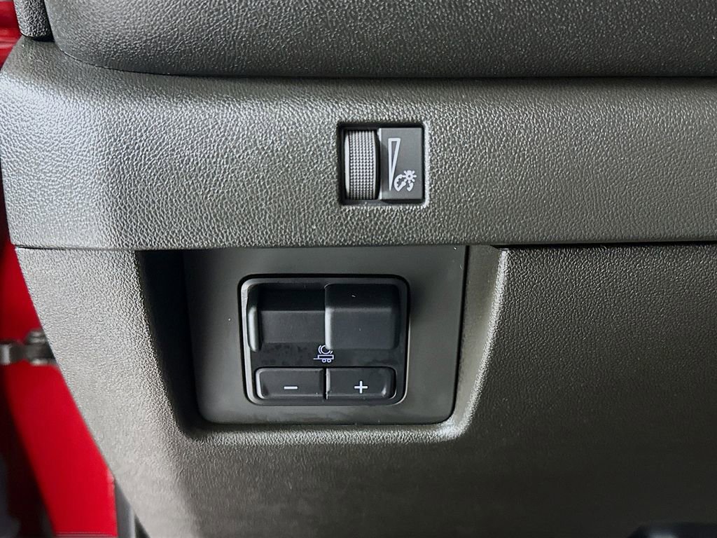 Used 2023 Chevrolet Colorado Trail Boss image 9