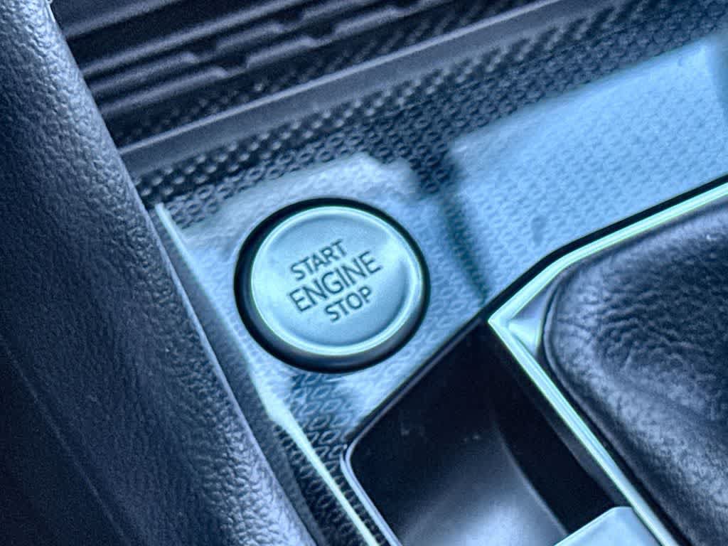 New 2026 Volkswagen Taos SE FWD image 17
