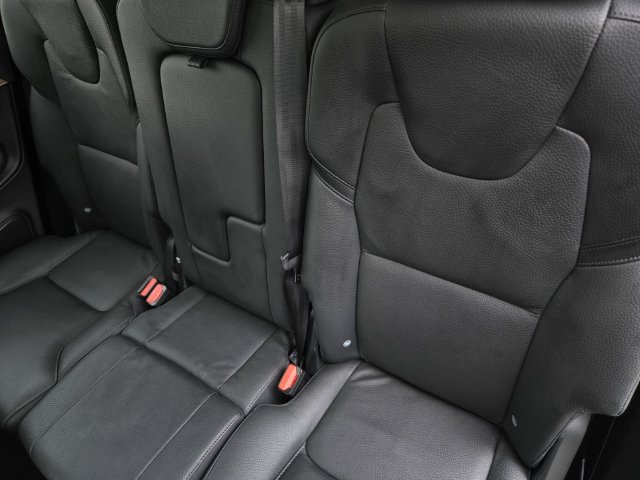 Used 2025 Volvo XC90 B6 Ultra AWD/4WD image 14