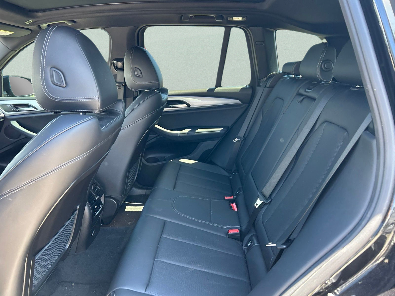 Used 2022 BMW X3 sDrive30i w/ M Sport Package RWD image 10