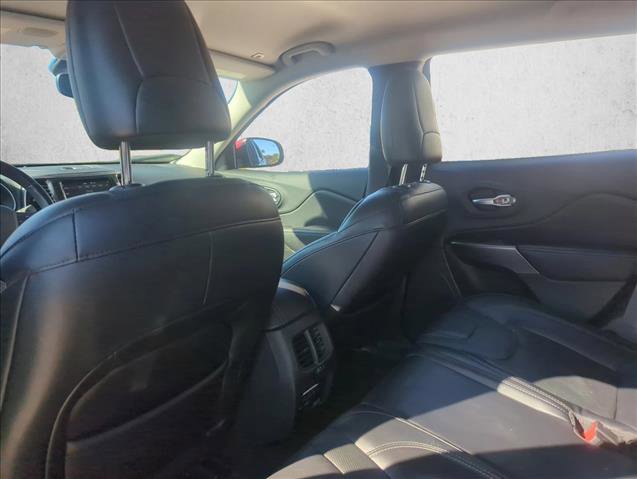 Used 2019 Jeep Cherokee Limited image 15