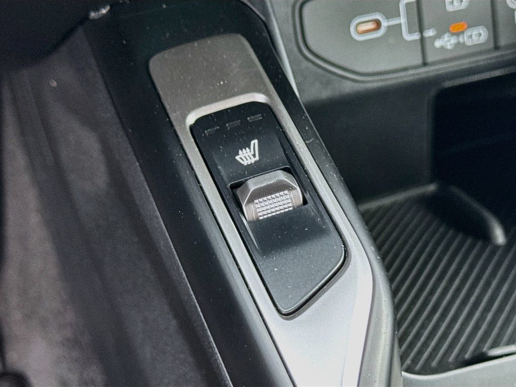 Certified 2025 Kia Sorento S AWD/4WD image 20