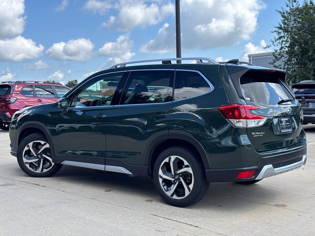 Used 2022 Subaru Forester Touring AWD/4WD image 3