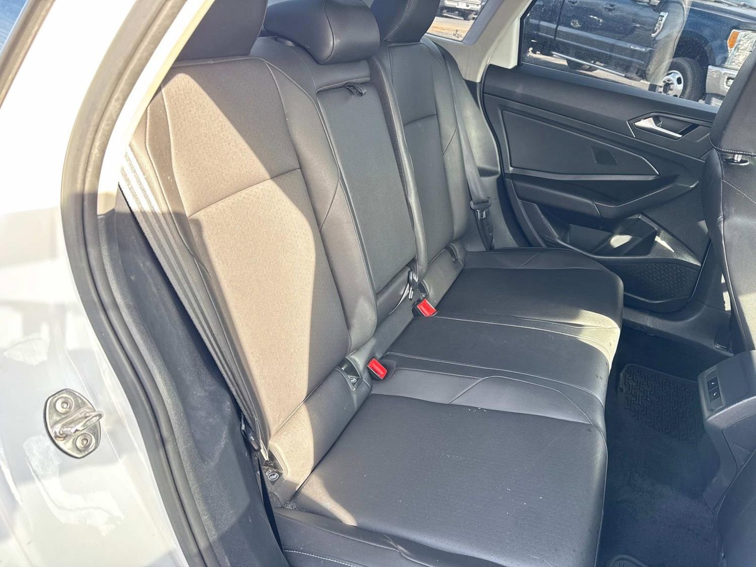 Used 2020 Volkswagen Jetta SE w/ SE Cold Weather Package FWD image 22