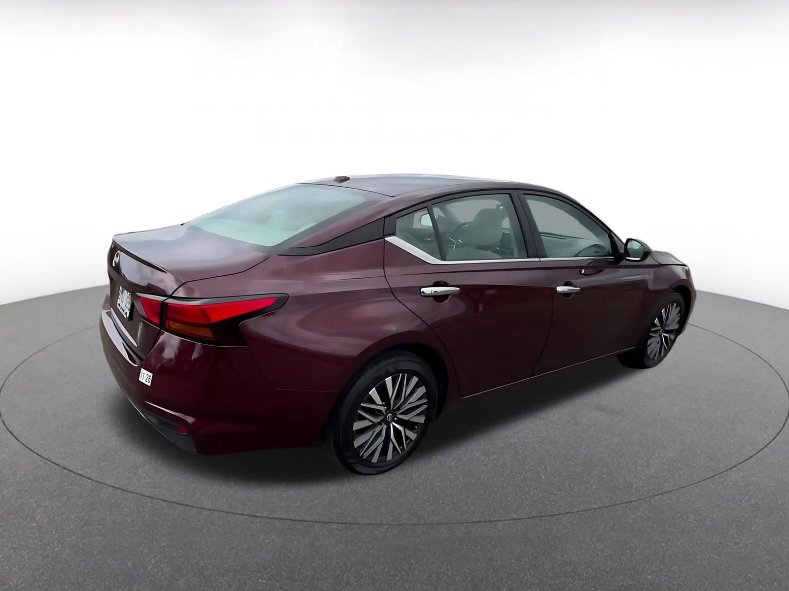 Used 2025 Nissan Altima 2.5 SV image 15