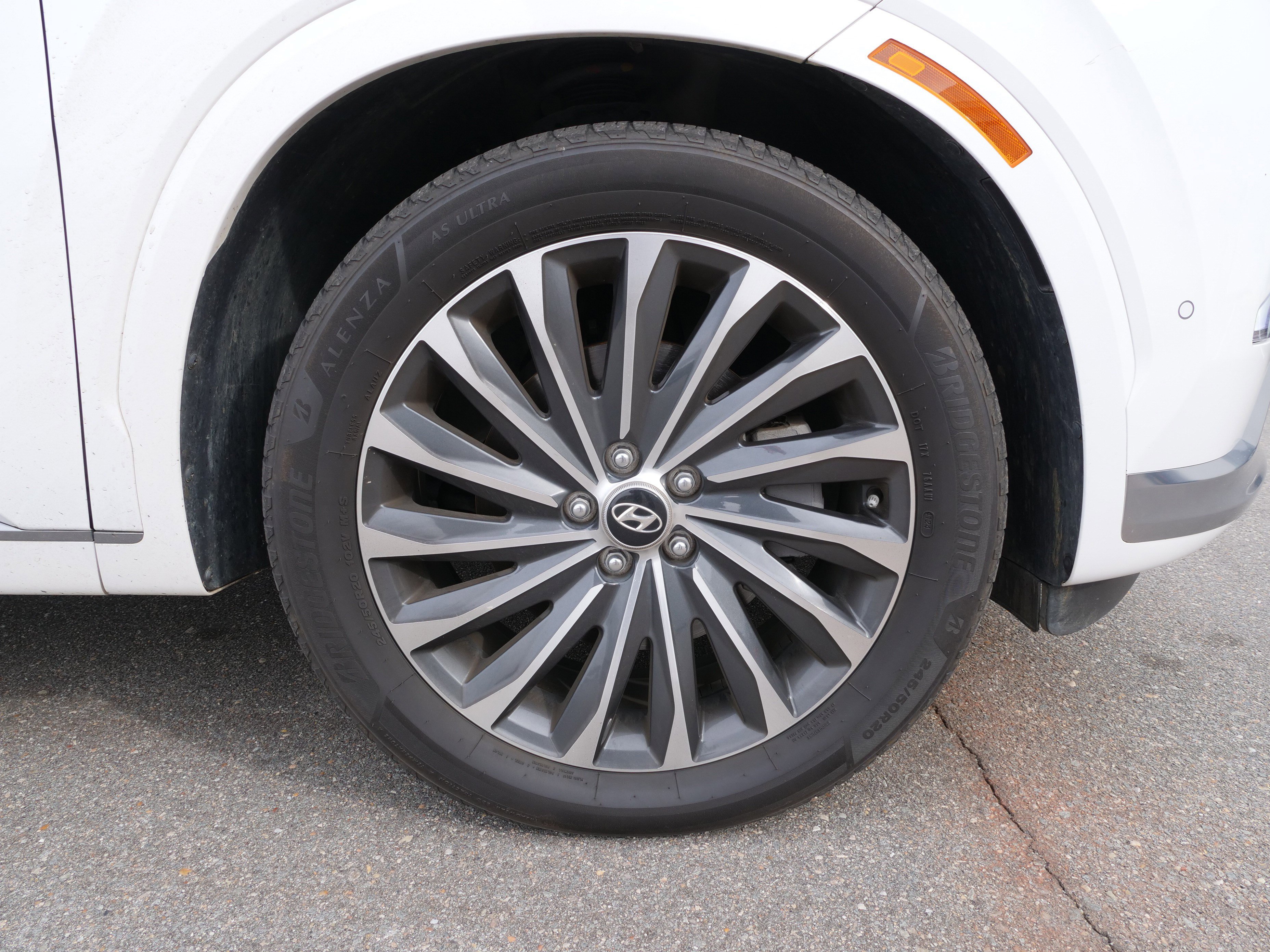 Used 2023 Hyundai Palisade Calligraphy image 10