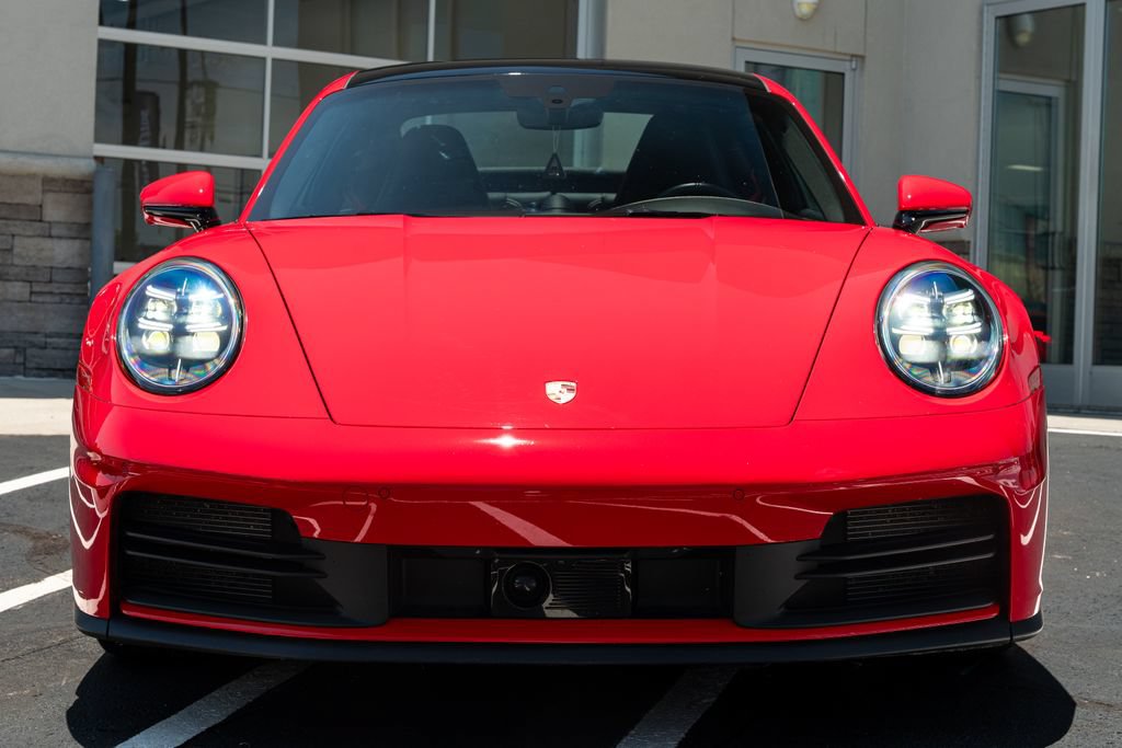 Used 2025 Porsche 911 Carrera RWD image 4