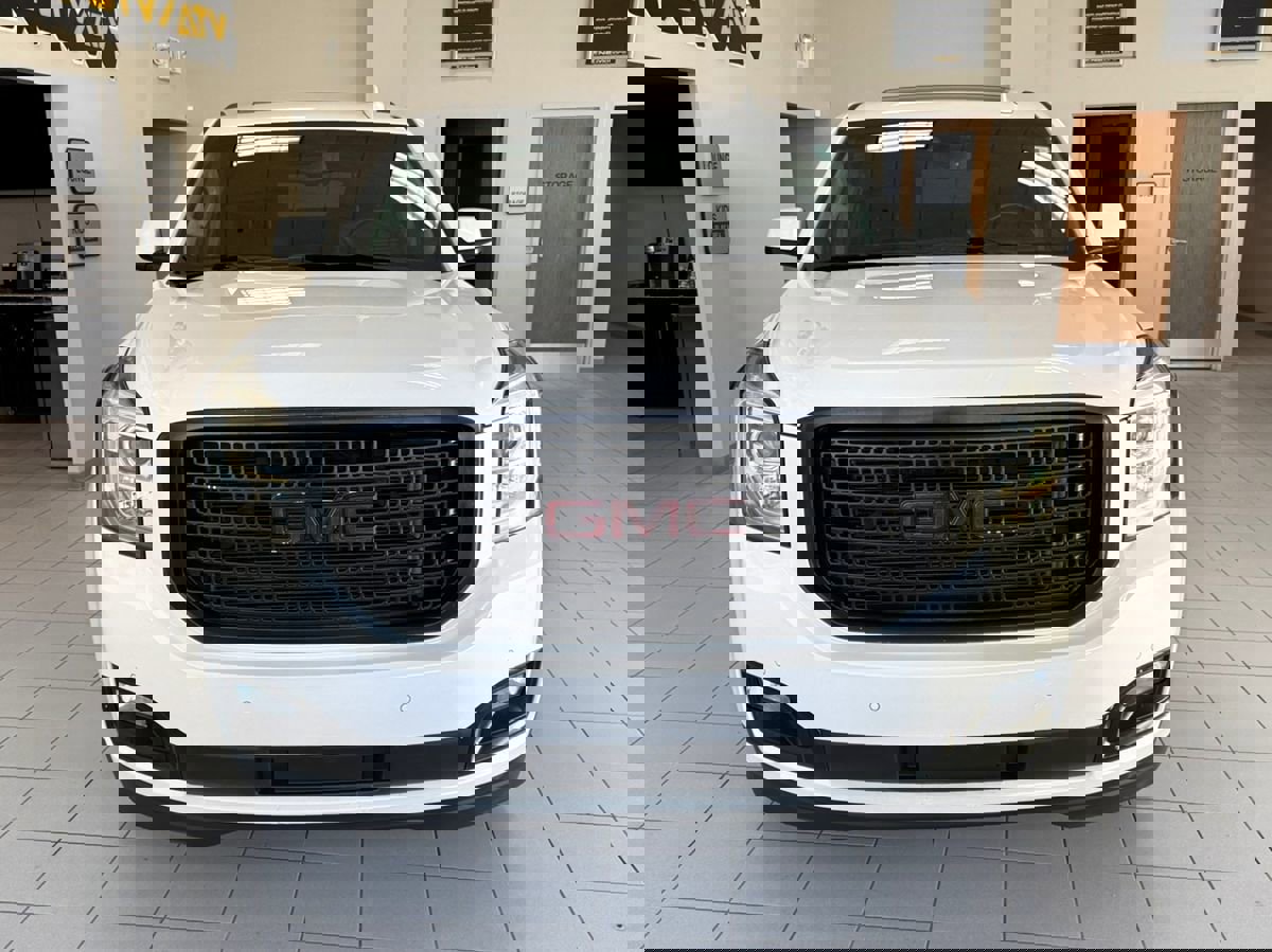 Used 2016 GMC Yukon Denali w/ Open Road Package image 3