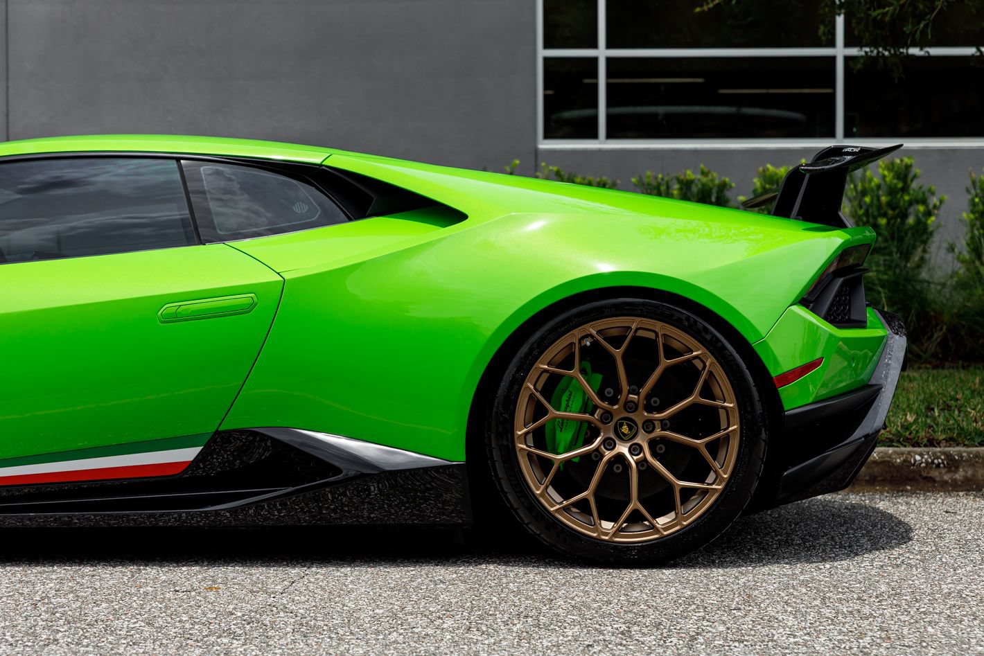 Used 2018 Lamborghini Huracan Performante AWD/4WD image 31