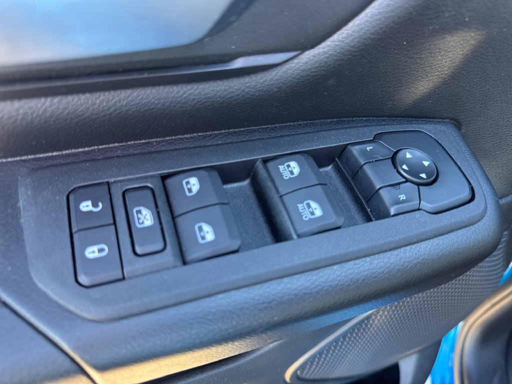 Used 2025 RAM 1500 Warlock AWD/4WD image 18