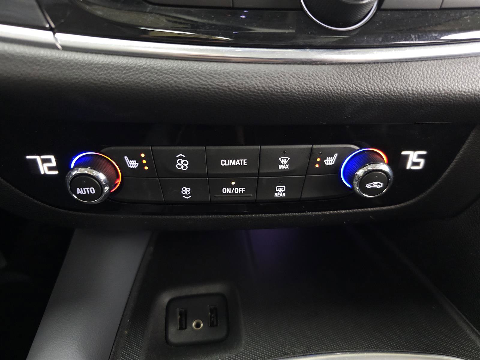 Used 2019 Buick Enclave Essence image 26