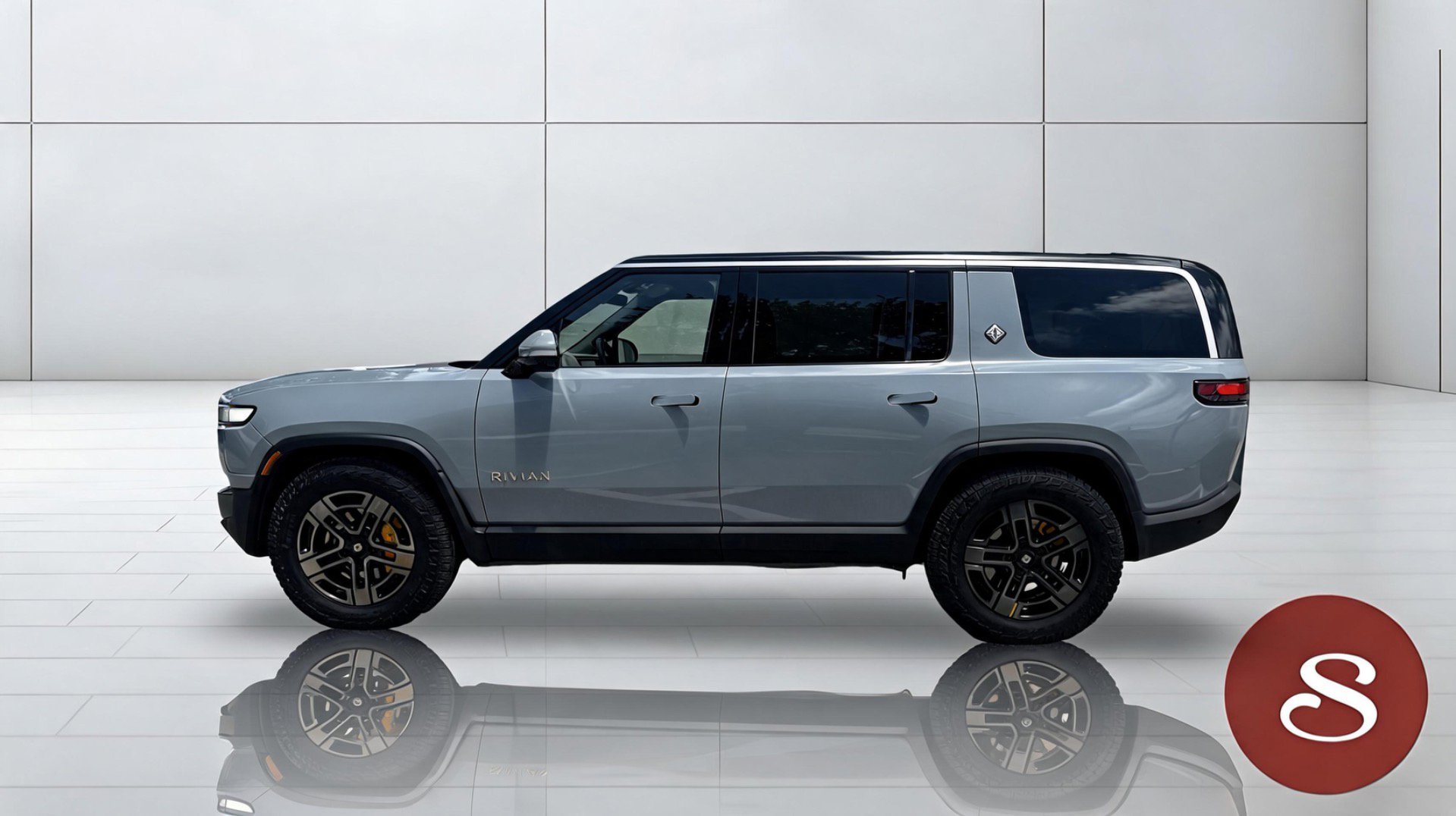 Used 2023 Rivian R1S Adventure AWD/4WD image 3