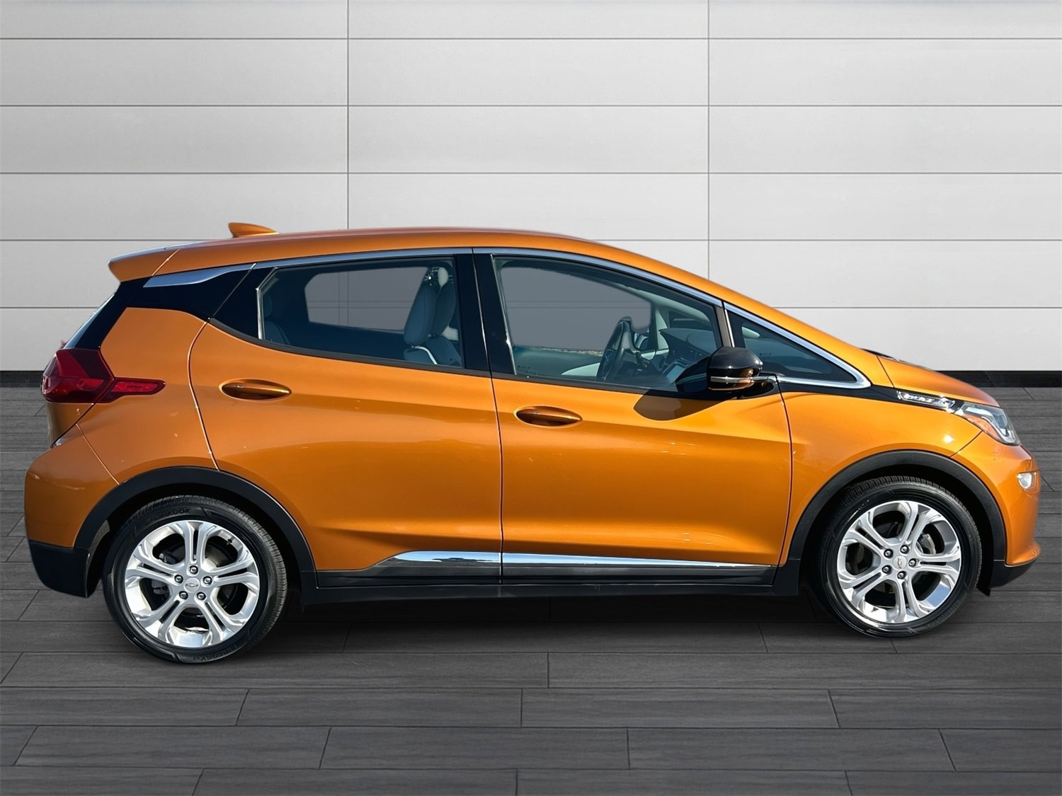 Used 2017 Chevrolet Bolt LT image 3