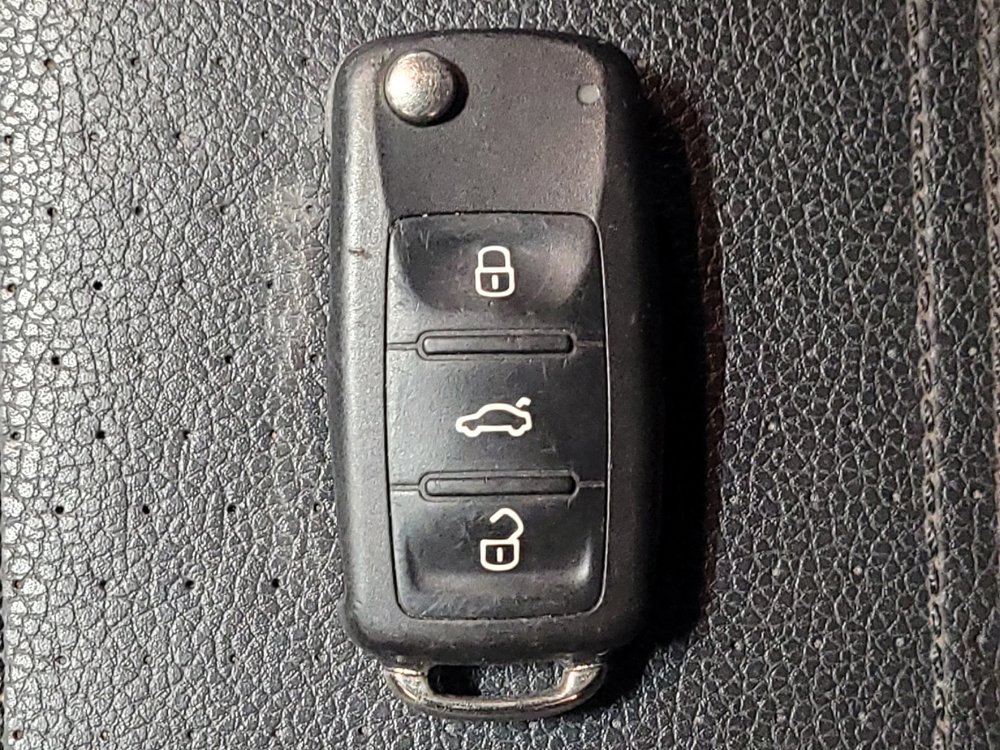 Used 2015 Volkswagen Passat 1.8T Limited Edition FWD image 32