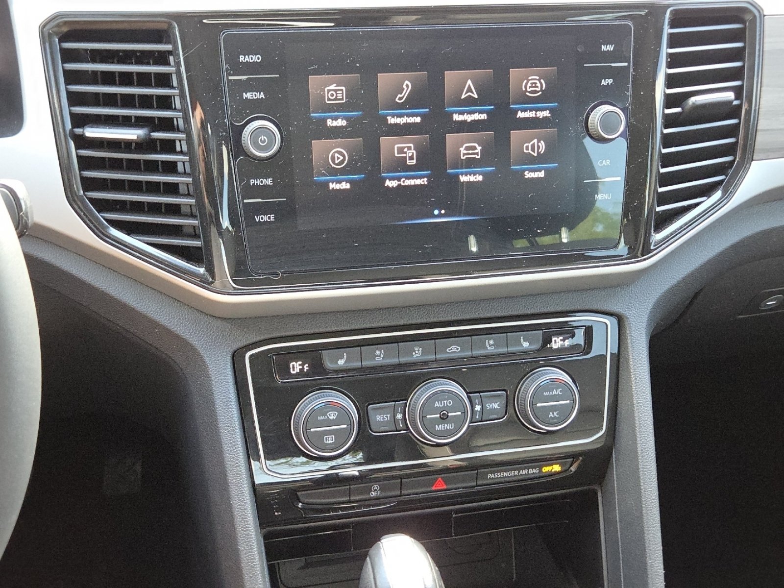 Used 2021 Volkswagen Atlas SEL Premium AWD/4WD image 34