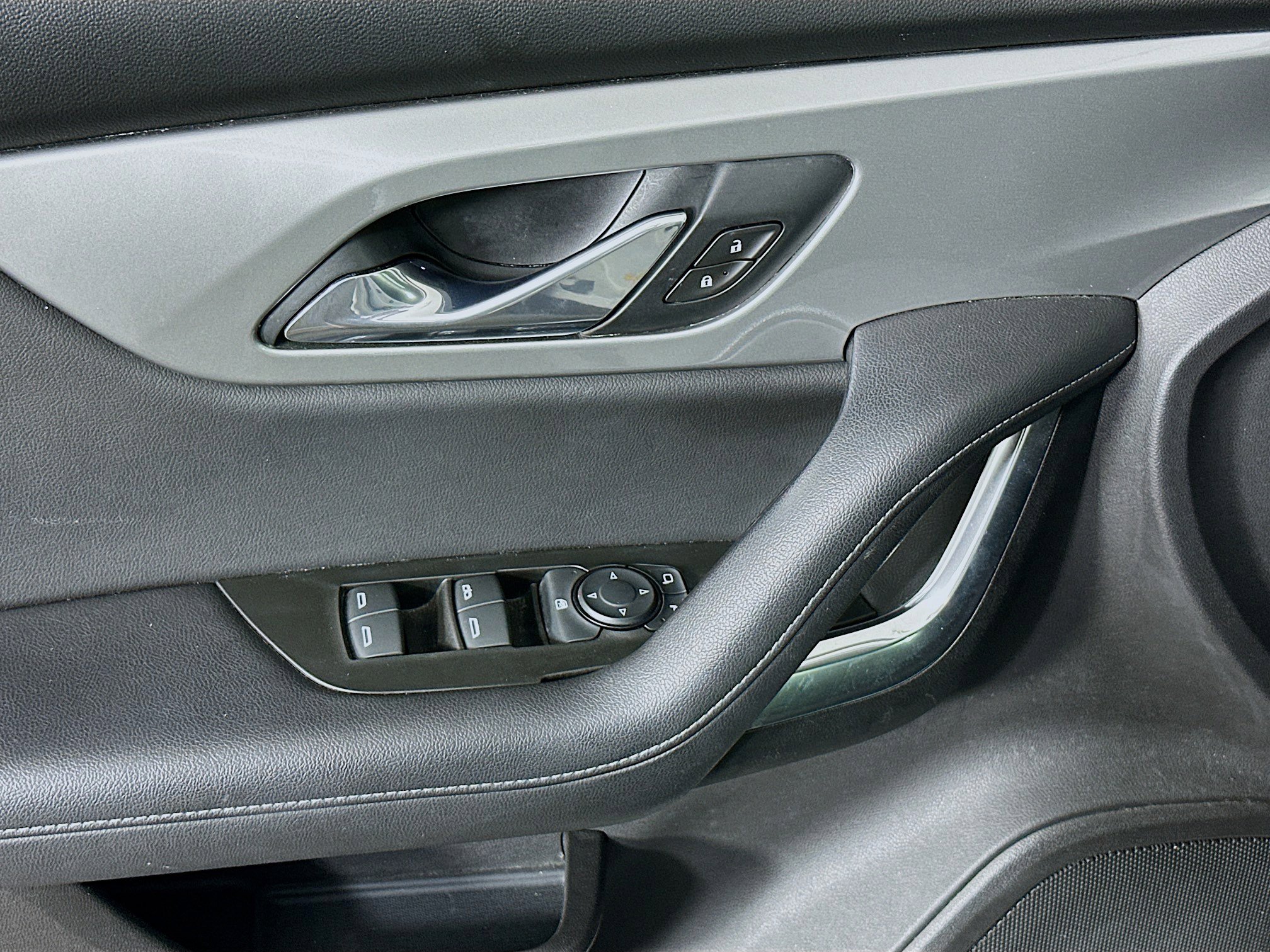 Used 2019 Chevrolet Blazer LT image 15