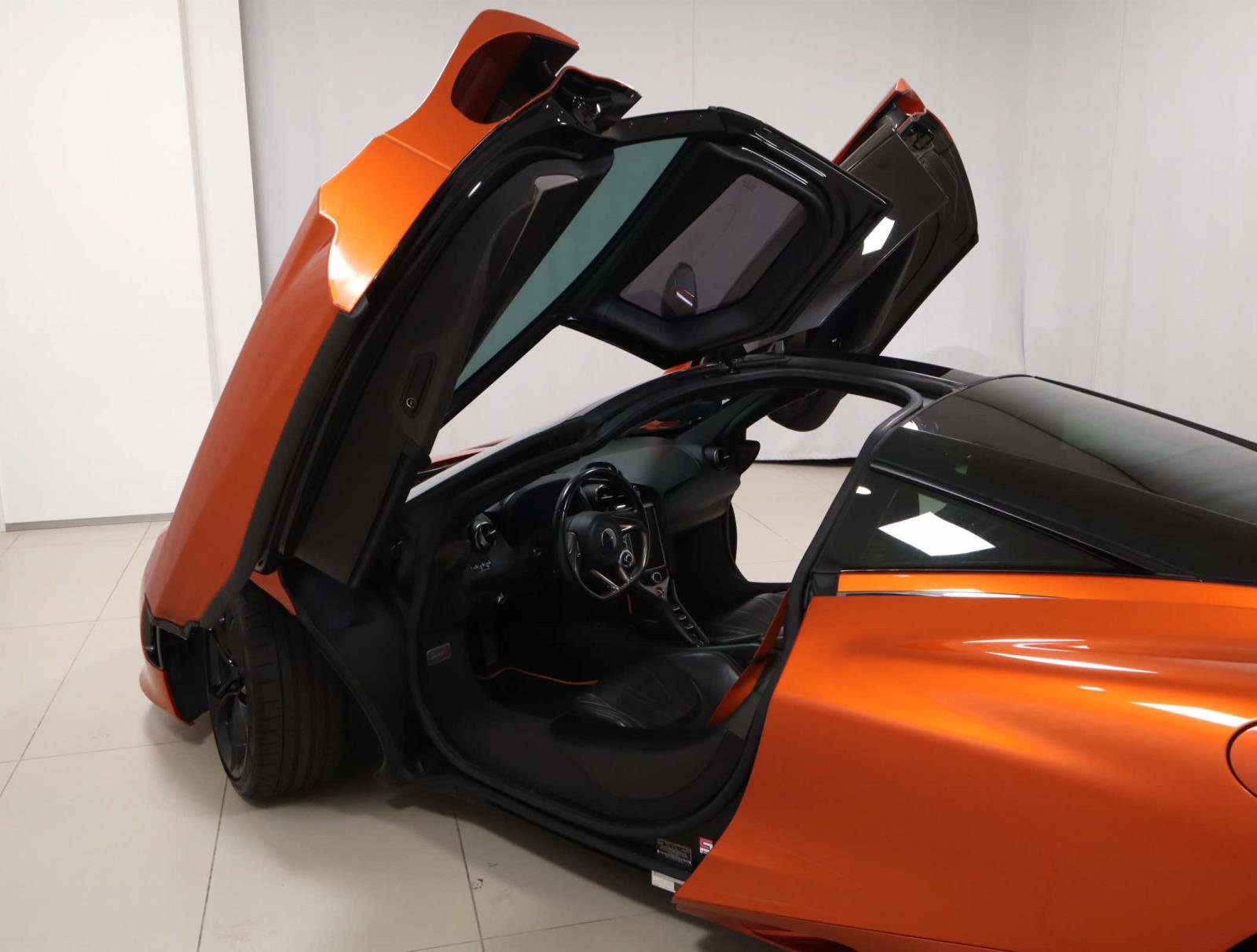 Used 2019 McLaren 720S Luxury RWD image 20