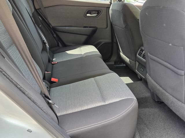 Used 2023 Nissan Rogue SV FWD image 16