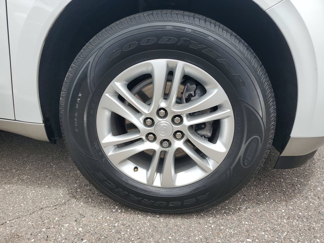 Used 2021 Buick Enclave Essence FWD image 5