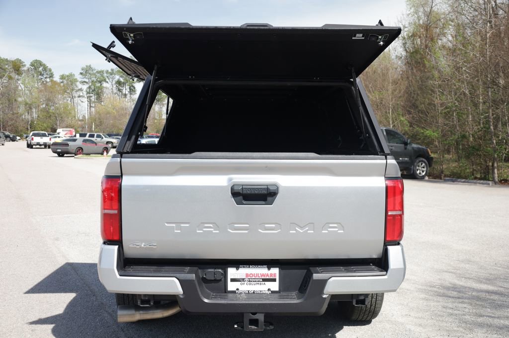 Used 2024 Toyota Tacoma SR5 AWD/4WD image 7