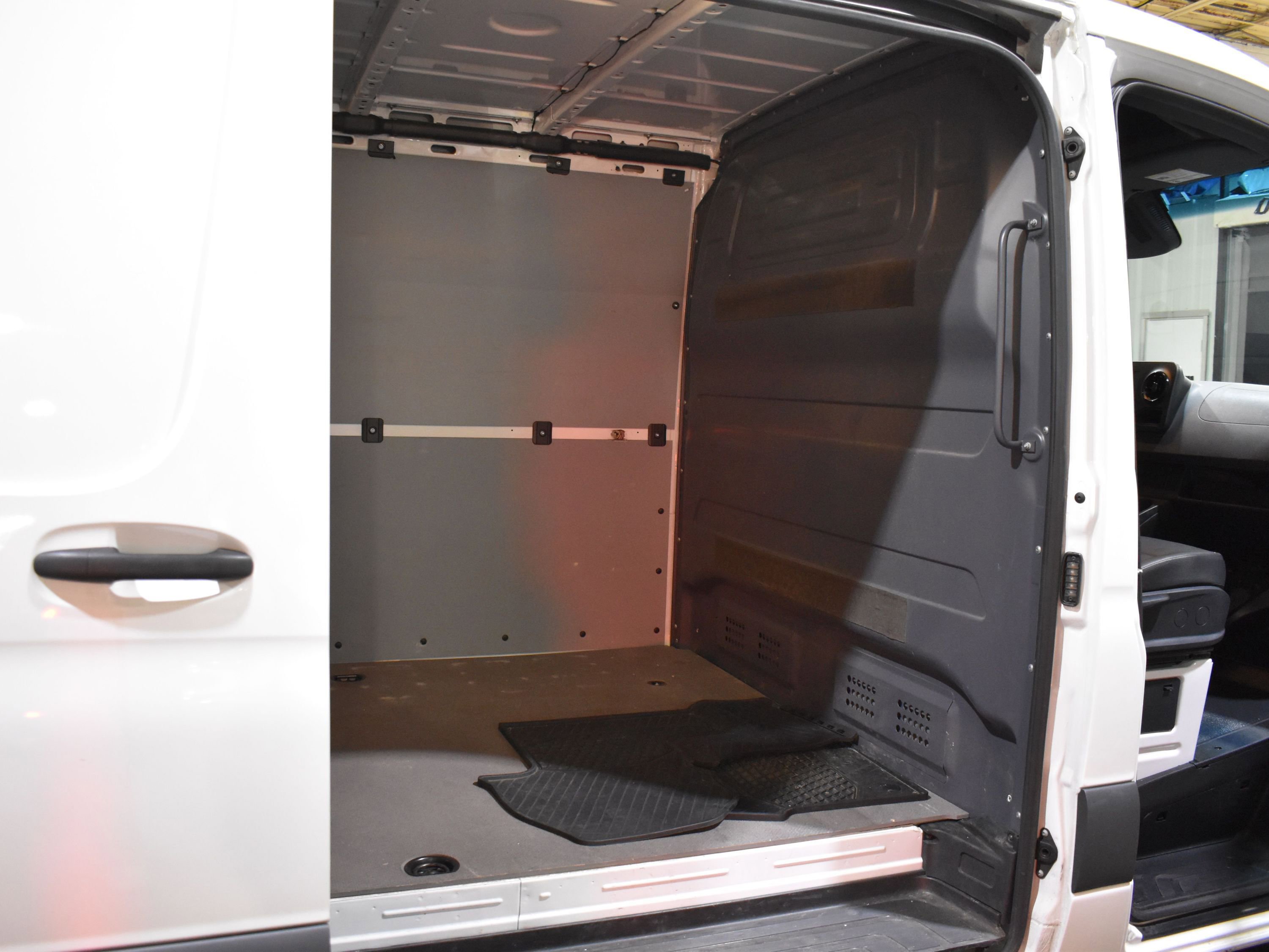 Used 2024 Mercedes-Benz Sprinter 2500 w/ Acoustic Package image 16