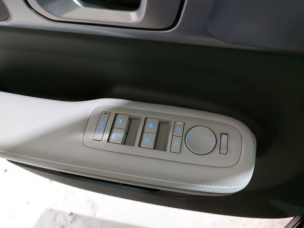 Certified 2025 Hyundai Santa Fe SEL image 29